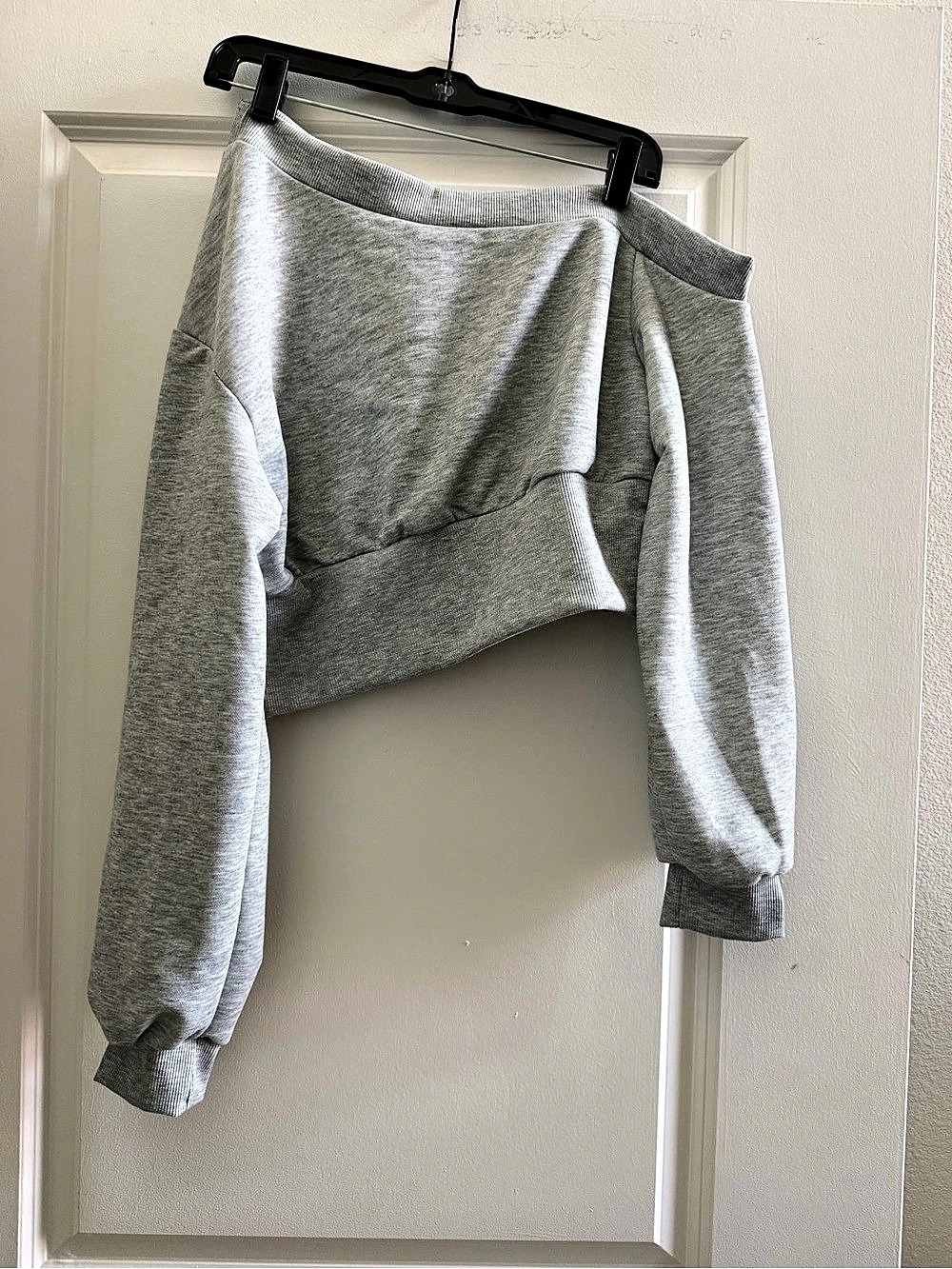 Wild Fable Women's Off the Shoulder Pullover Crop Sweatshirt Gray